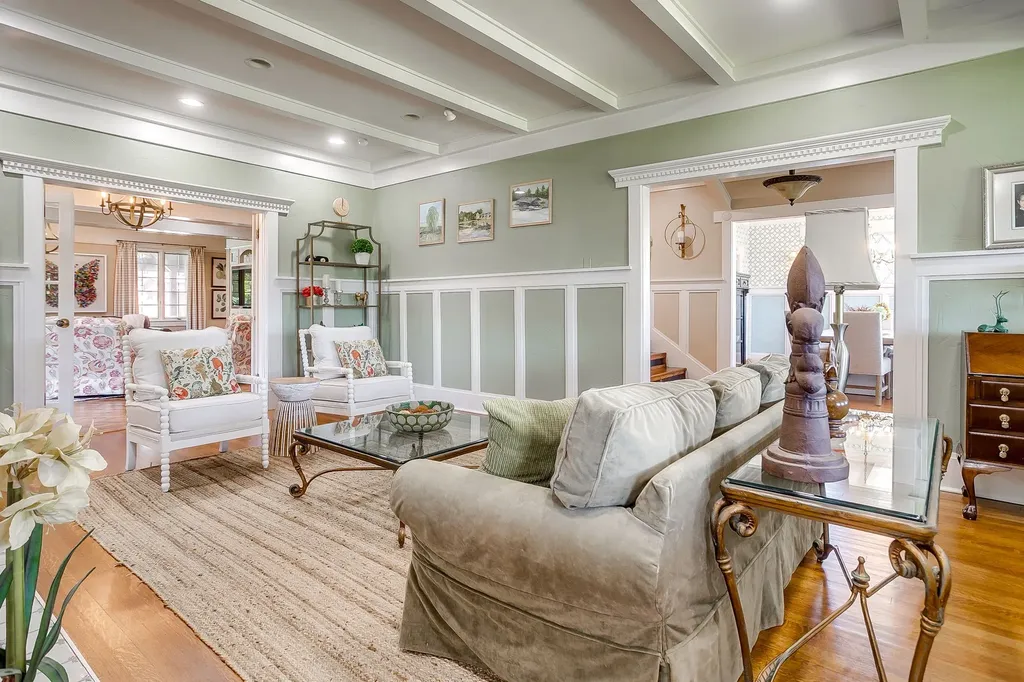 306 Prairie Avenue Cleburne TX 76033