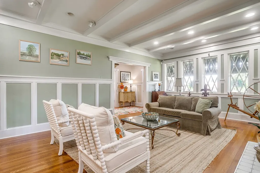 306 Prairie Avenue Cleburne TX 76033