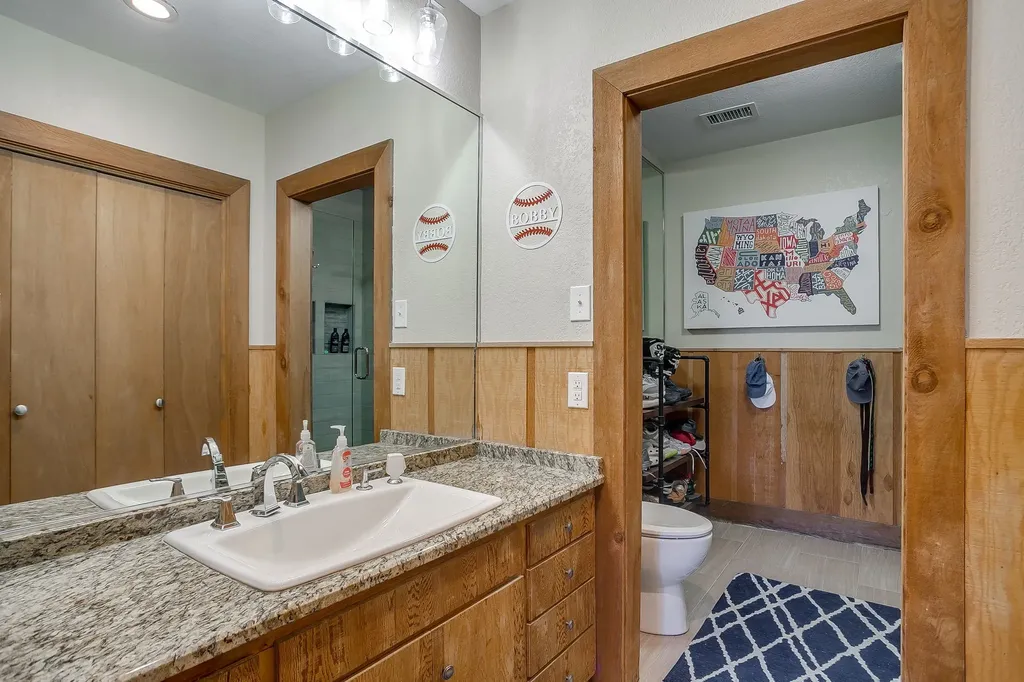 306 Prairie Avenue Cleburne TX 76033