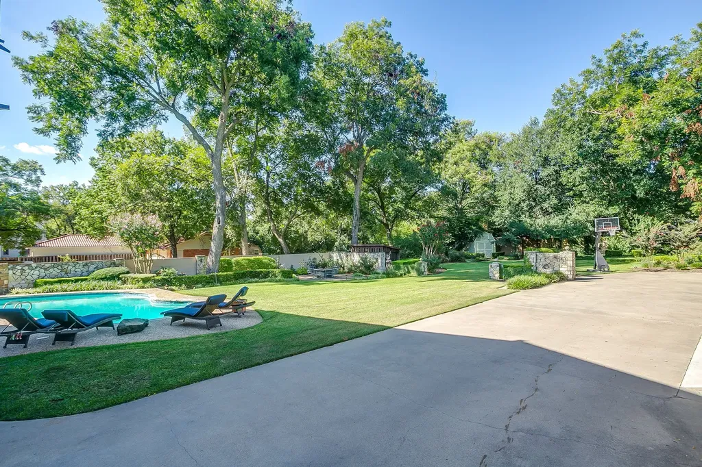 306 Prairie Avenue Cleburne TX 76033