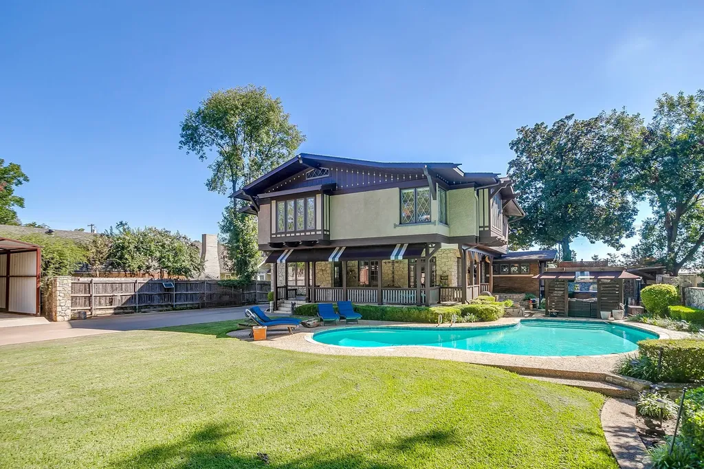 306 Prairie Avenue Cleburne TX 76033