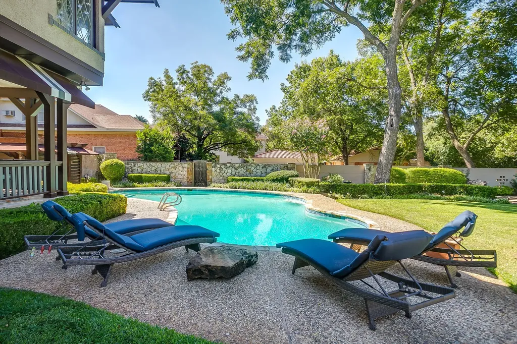 306 Prairie Avenue Cleburne TX 76033
