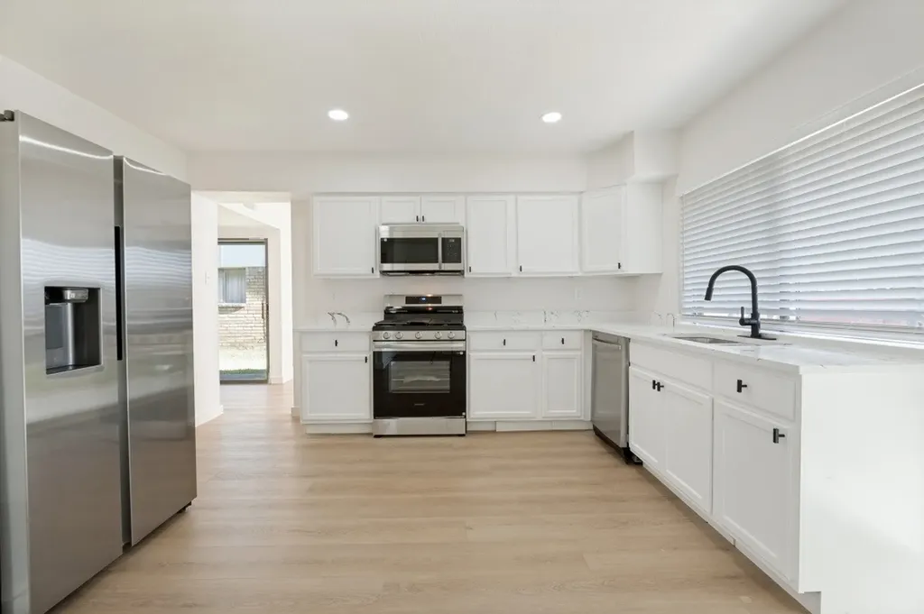 1910 Rambling Ridge Lane Carrollton TX 75007