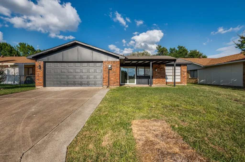 1910 Rambling Ridge Lane Carrollton TX 75007