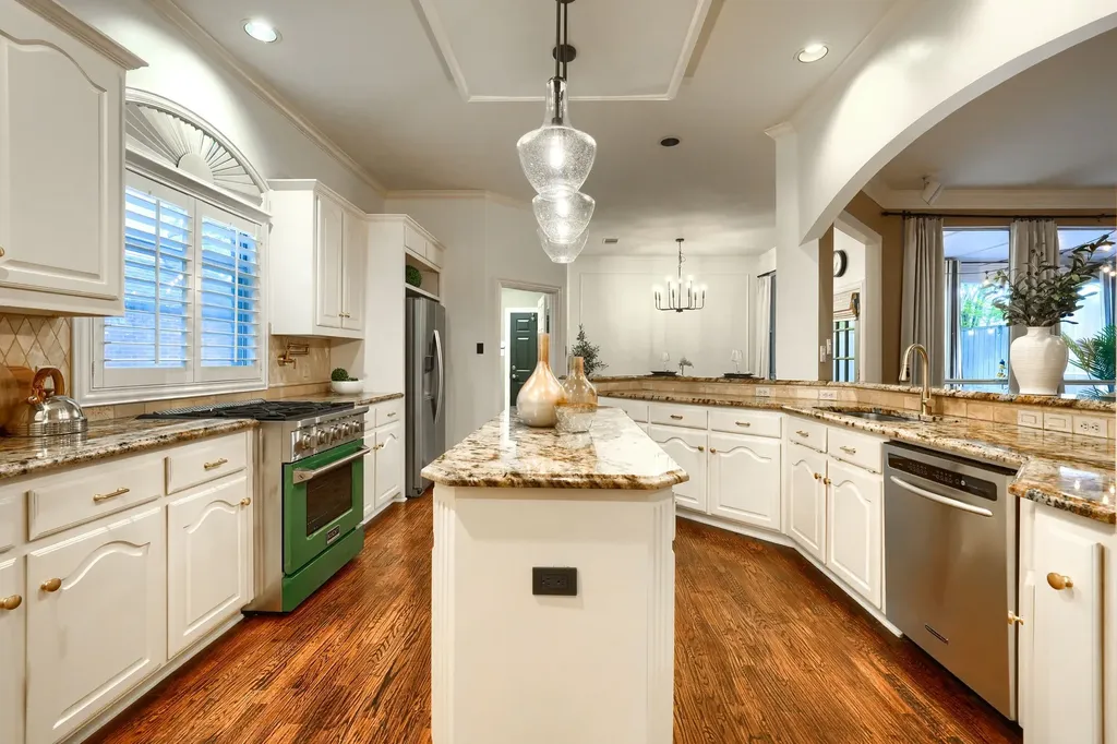3406 Oakleaf Lane Richardson TX 75082