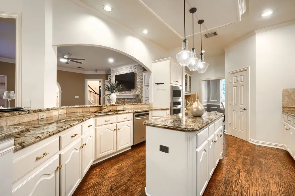 3406 Oakleaf Lane Richardson TX 75082