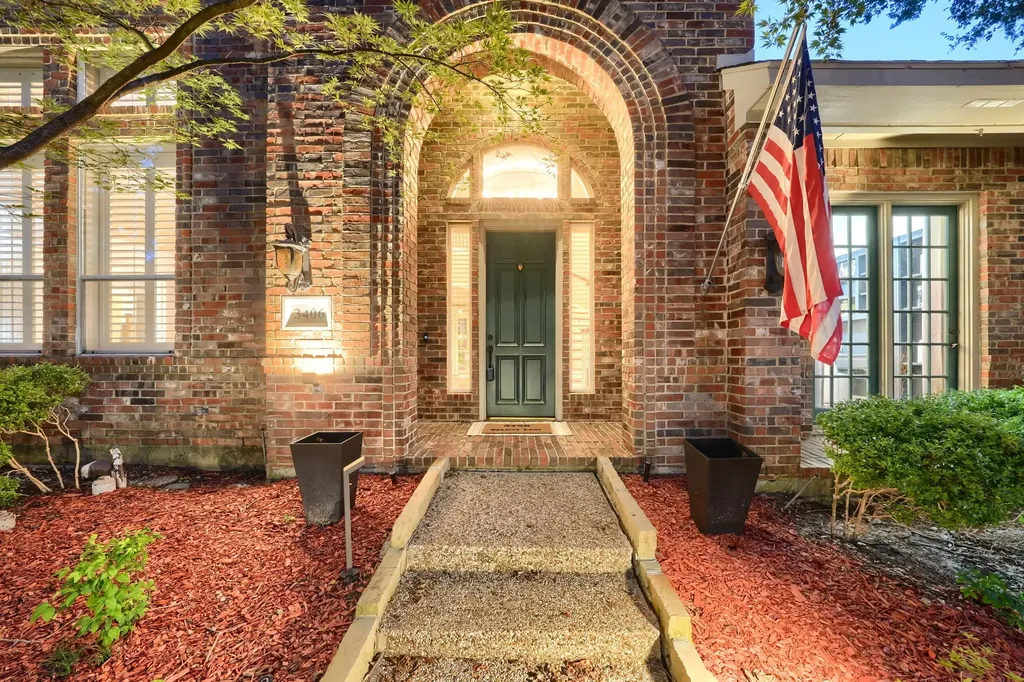 3406 Oakleaf Lane Richardson TX 75082