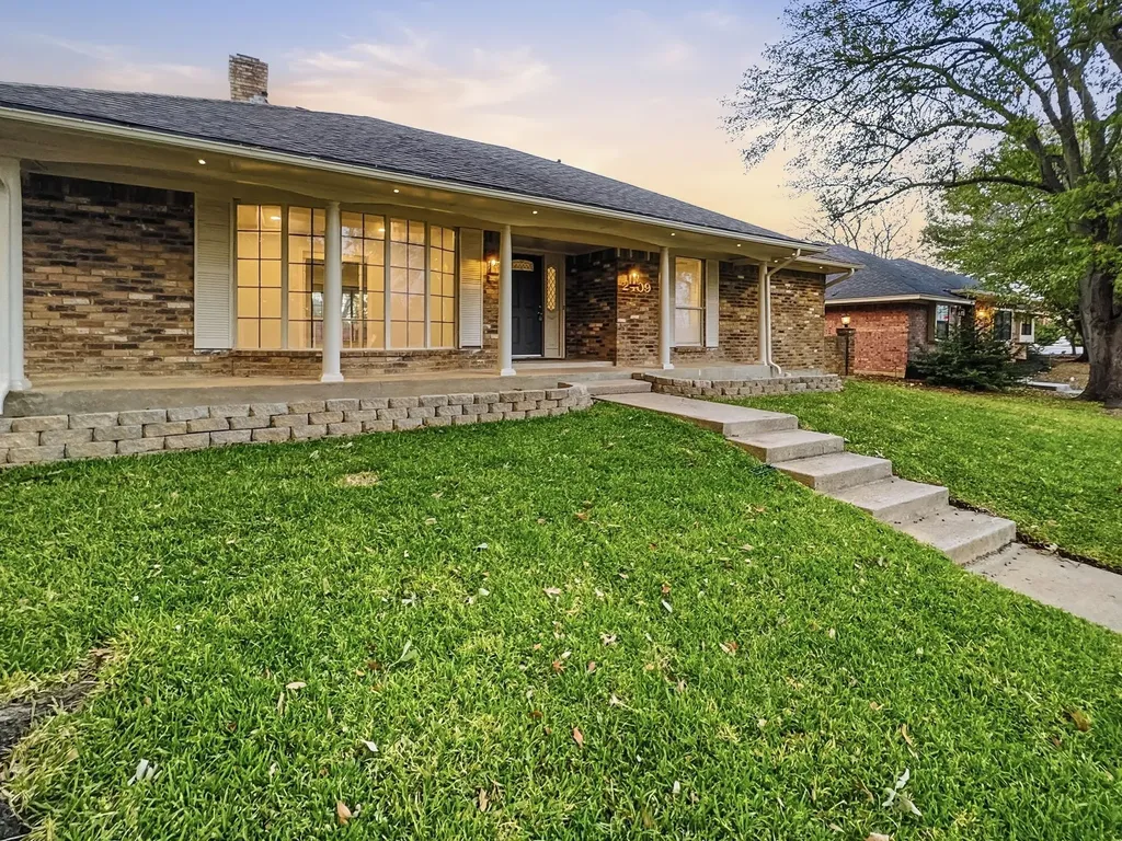 2409 Castle Street Irving TX 75038