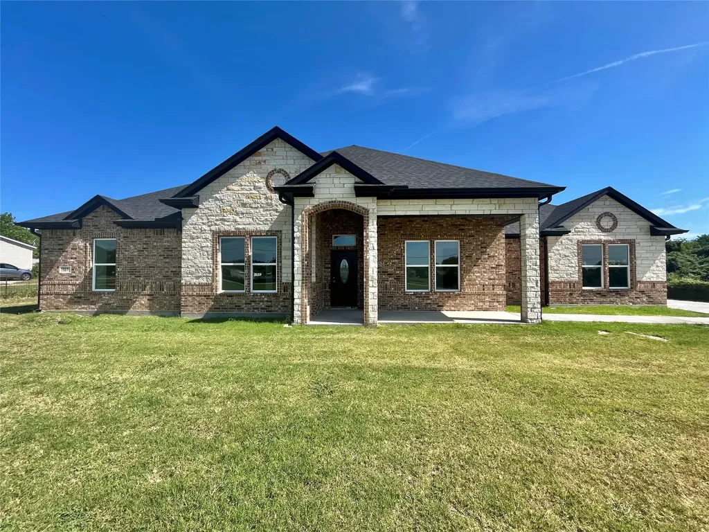 127 Valley Meadows Drive Springtown TX 76082