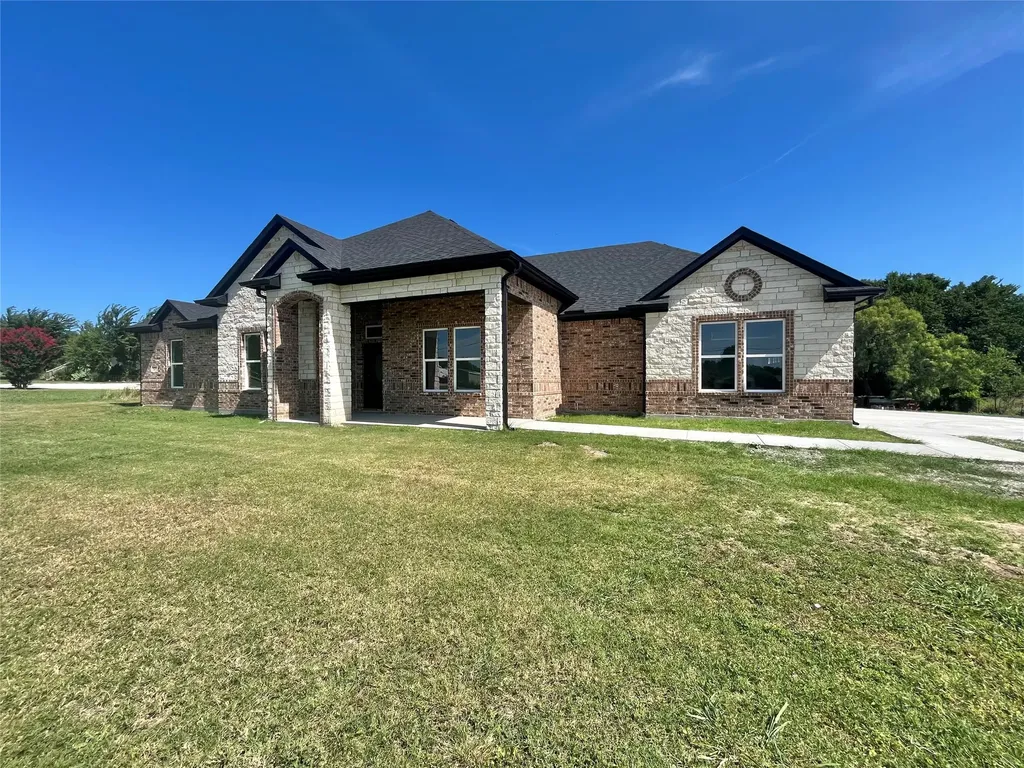 127 Valley Meadows Drive Springtown TX 76082