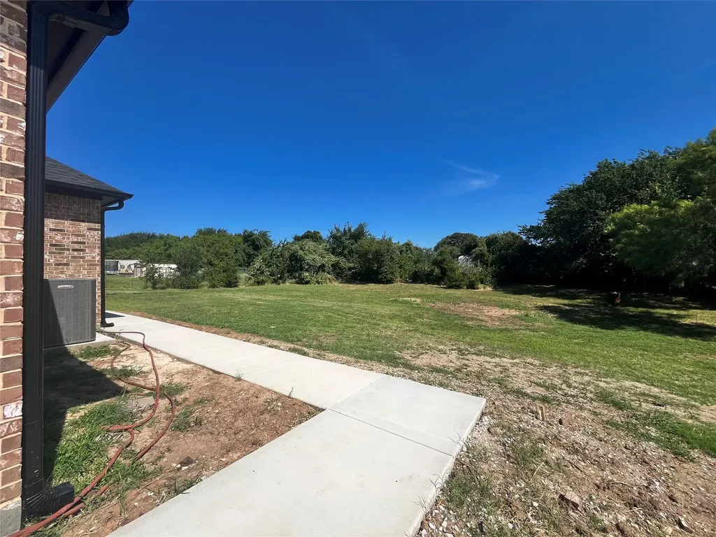 127 Valley Meadows Drive Springtown TX 76082