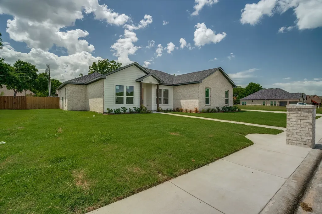 2013 Bois D Arc Drive Bonham TX 75418