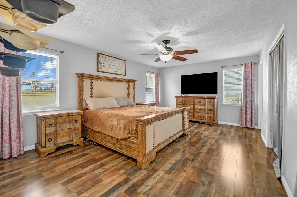289 County Road 3550 Paradise TX 76073