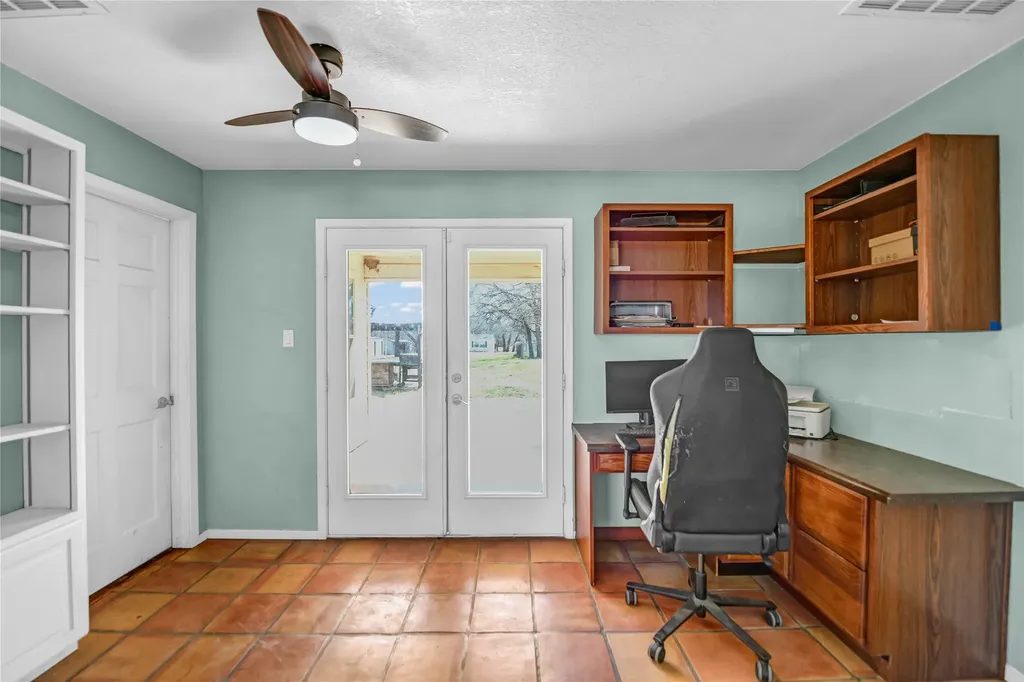 289 County Road 3550 Paradise TX 76073
