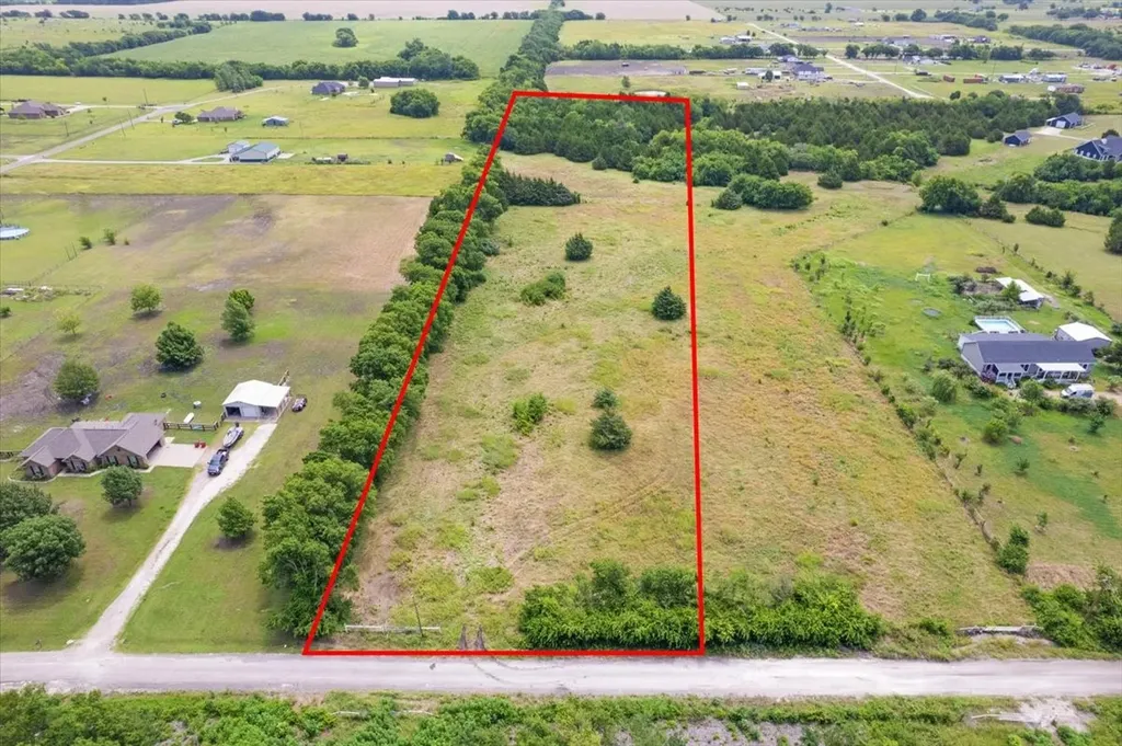 10843 E Line Road Trenton TX 75490