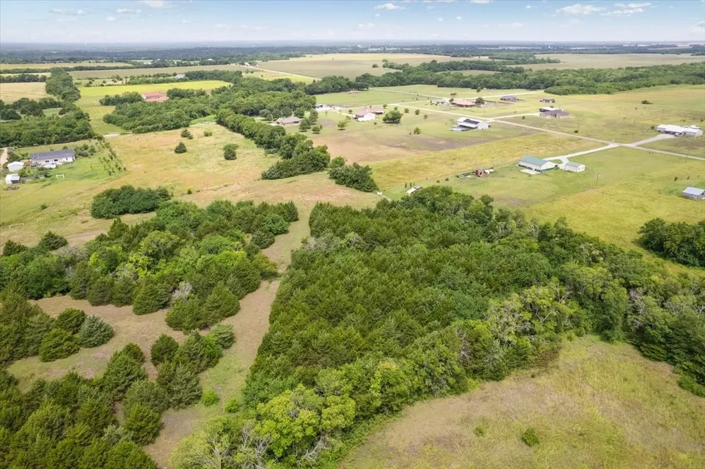 10843 E Line Road Trenton TX 75490