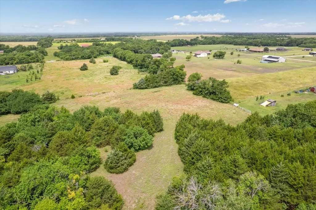 10843 E Line Road Trenton TX 75490