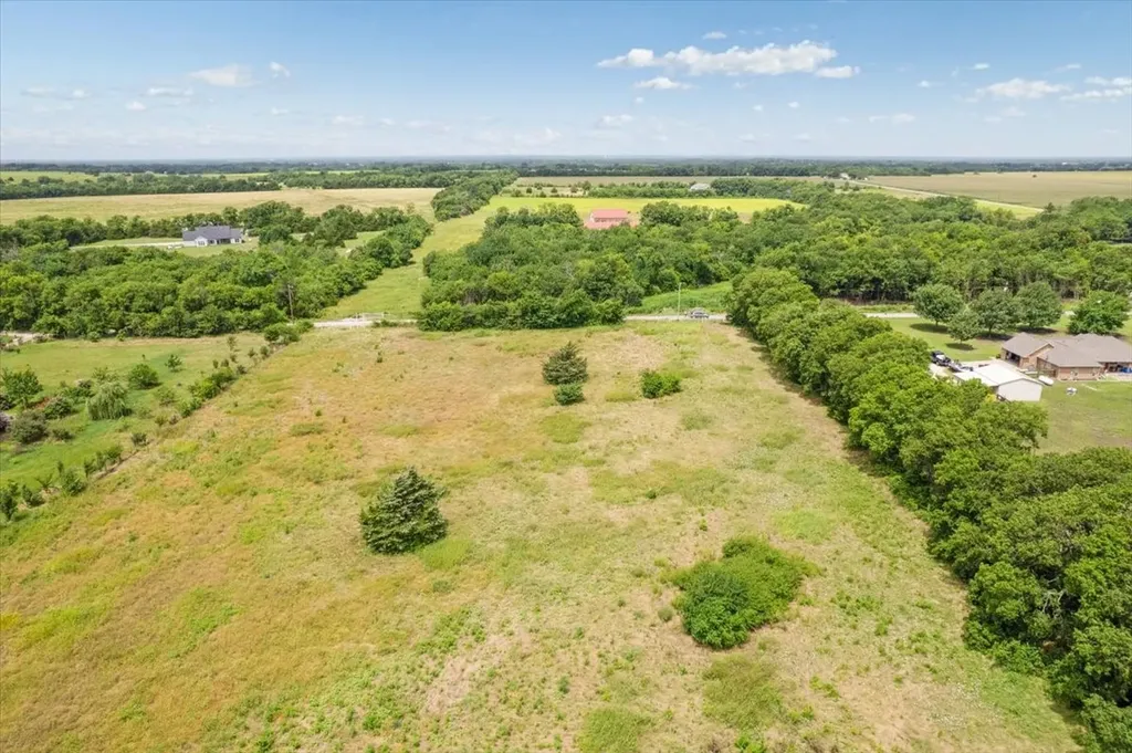 10843 E Line Road Trenton TX 75490