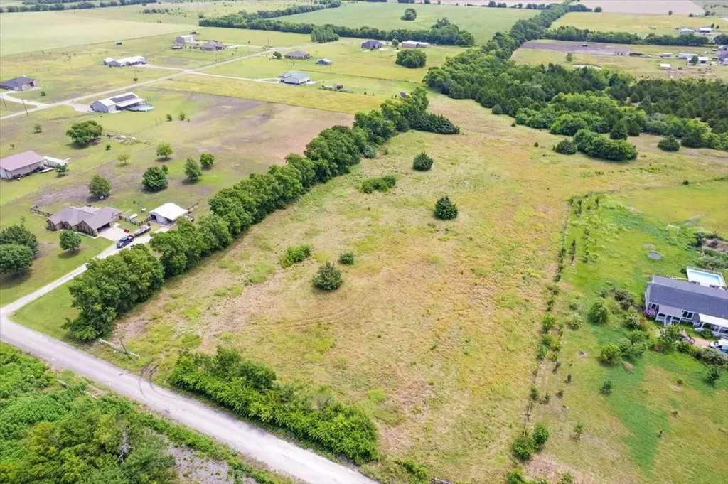 10843 E Line Road Trenton TX 75490
