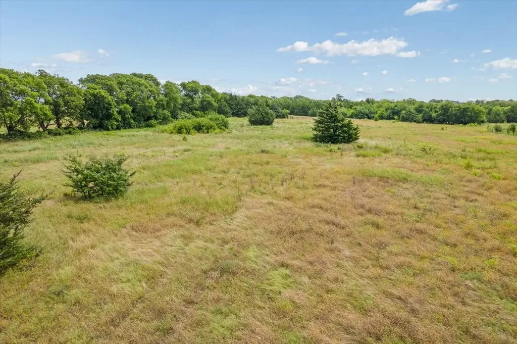 10843 E Line Road Trenton TX 75490