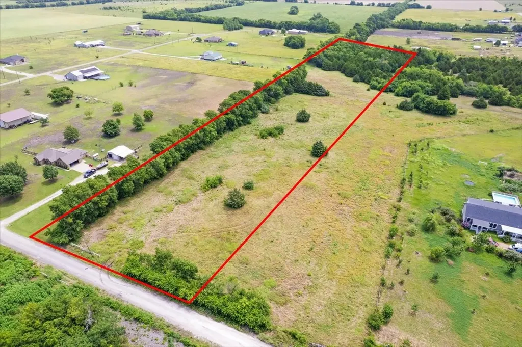 10843 E Line Road Trenton TX 75490