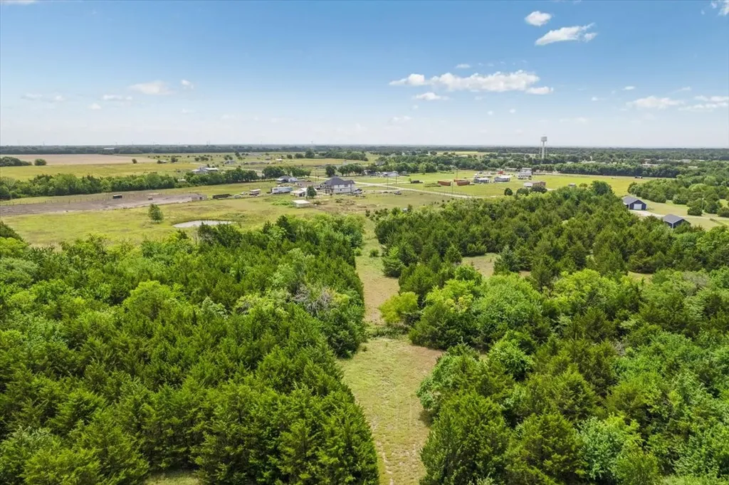 10843 E Line Road Trenton TX 75490