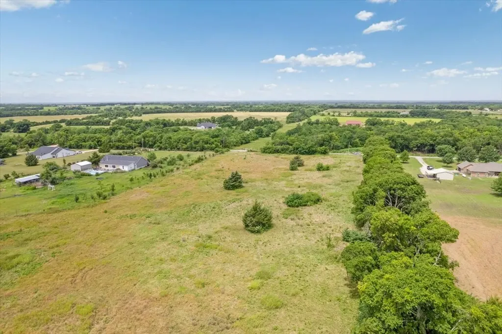 10843 E Line Road Trenton TX 75490