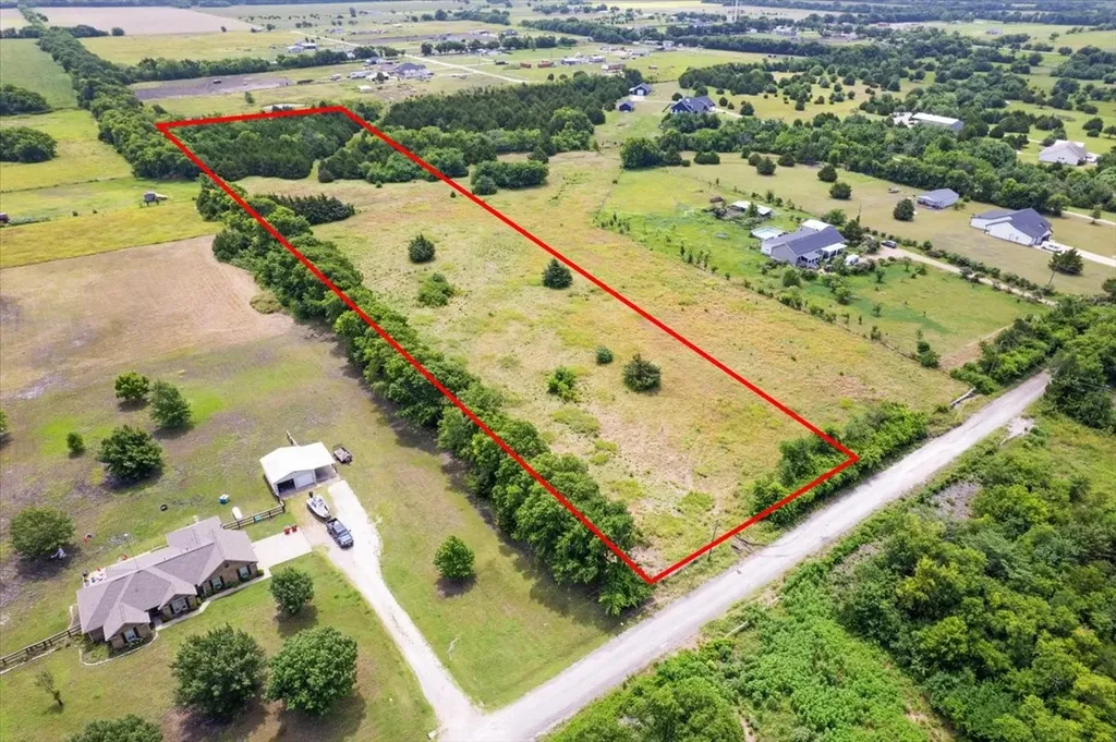 10843 E Line Road Trenton TX 75490