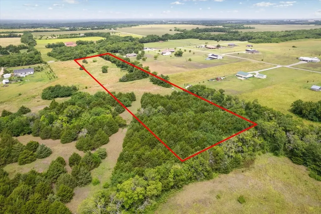 10843 E Line Road Trenton TX 75490