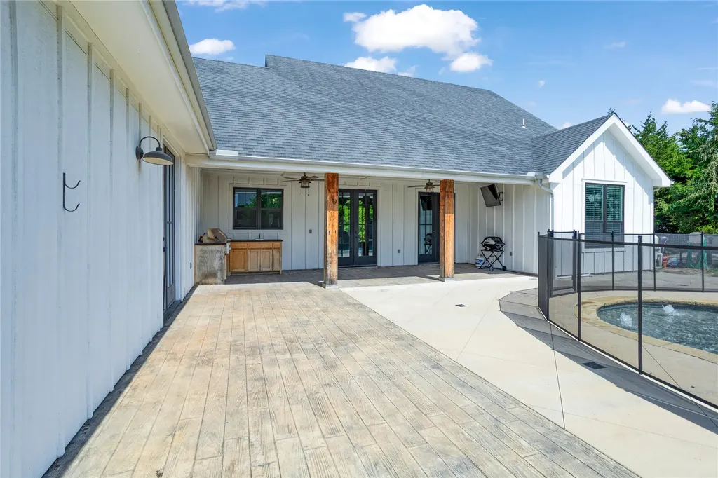 303 Cates Road Van Alstyne TX 75495
