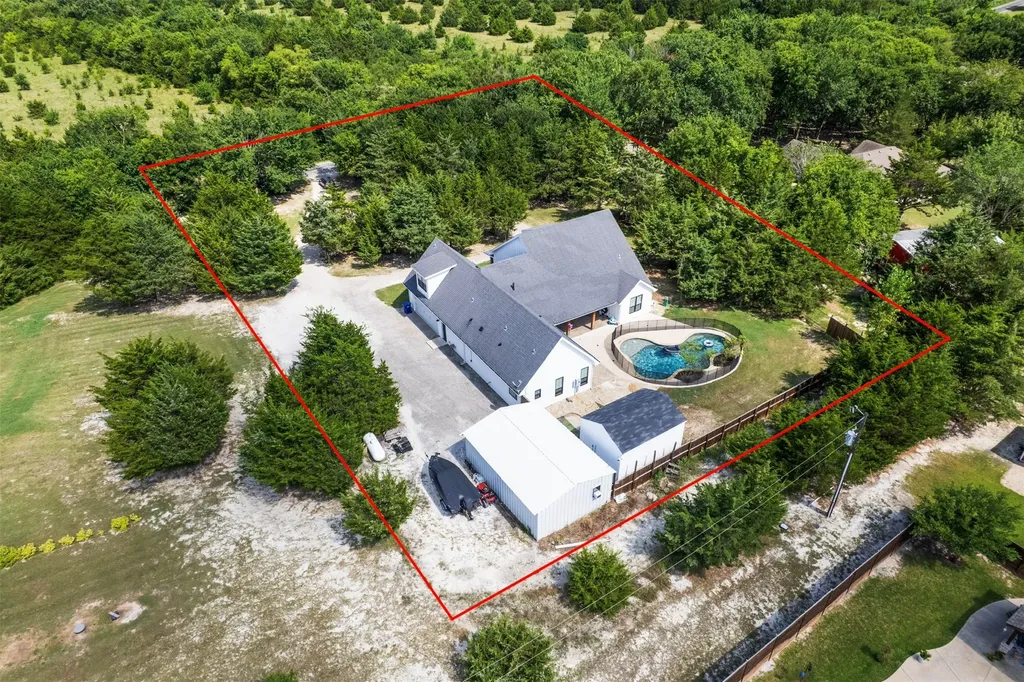 303 Cates Road Van Alstyne TX 75495
