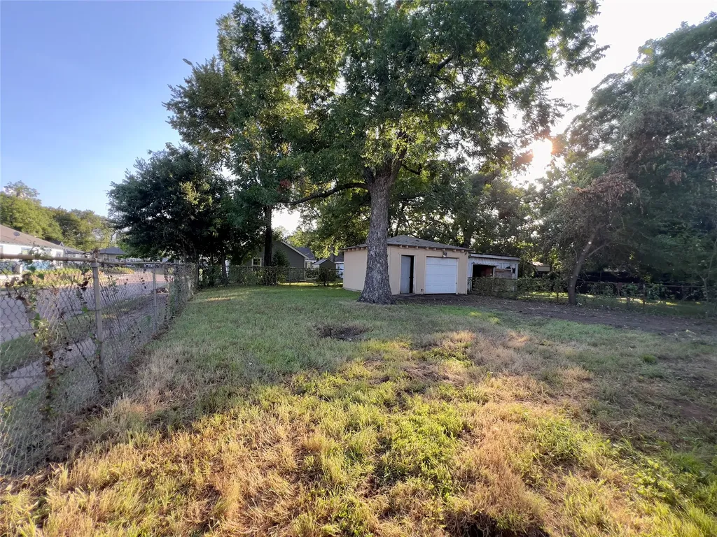 3831 Wilder Street Dallas TX 75215