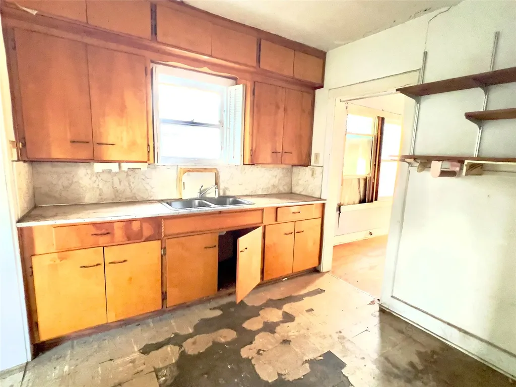 3831 Wilder Street Dallas TX 75215