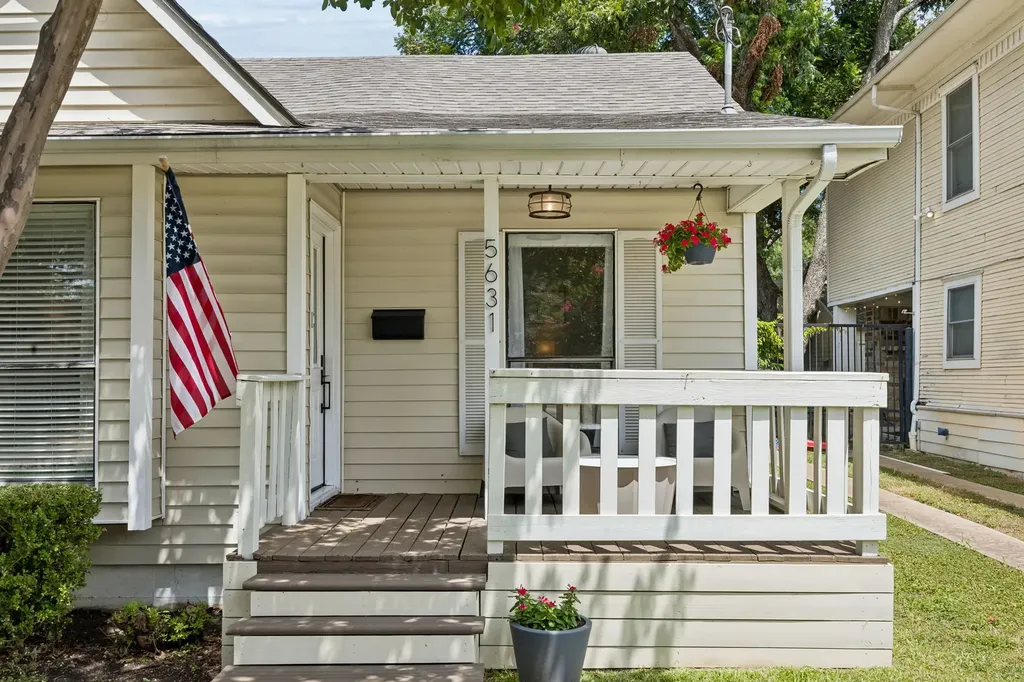 5631 Victor Street Dallas TX 75214