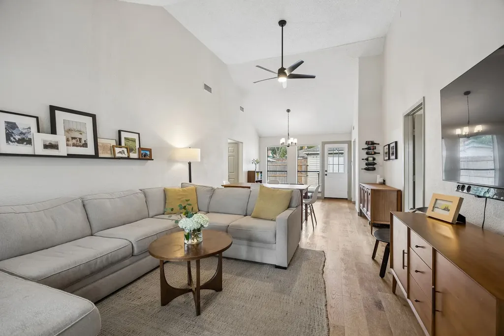 5631 Victor Street Dallas TX 75214