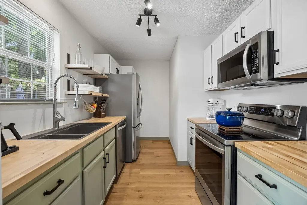 5631 Victor Street Dallas TX 75214