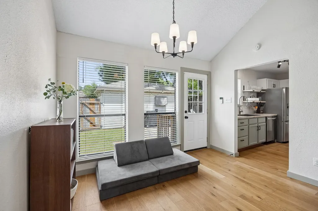 5631 Victor Street Dallas TX 75214