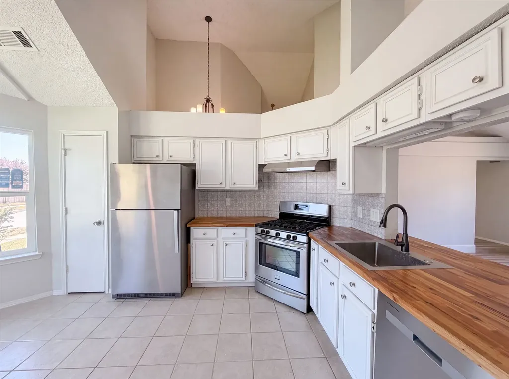 713 Lake Bluff Drive Flower Mound TX 75028