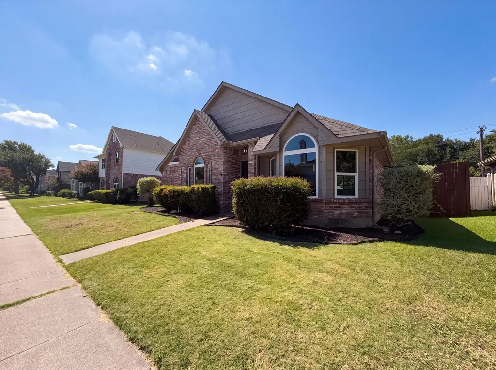 713 Lake Bluff Drive Flower Mound TX 75028