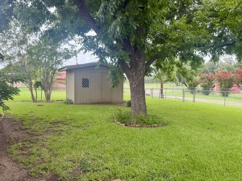 4504 Delwood Drive Brownwood TX 76801