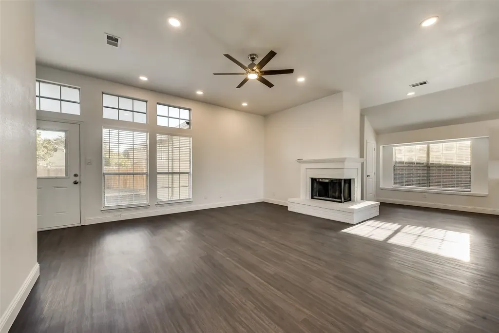 4165 Fryer Street The Colony TX 75056