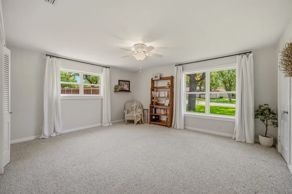 1423 Oak Hills Drive Graham TX 76450