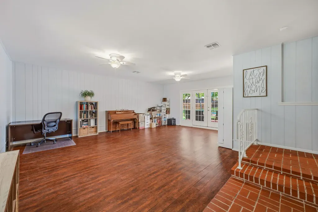1423 Oak Hills Drive Graham TX 76450