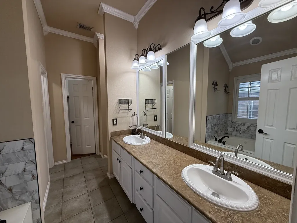 1107 Lyra Lane Arlington TX 76013