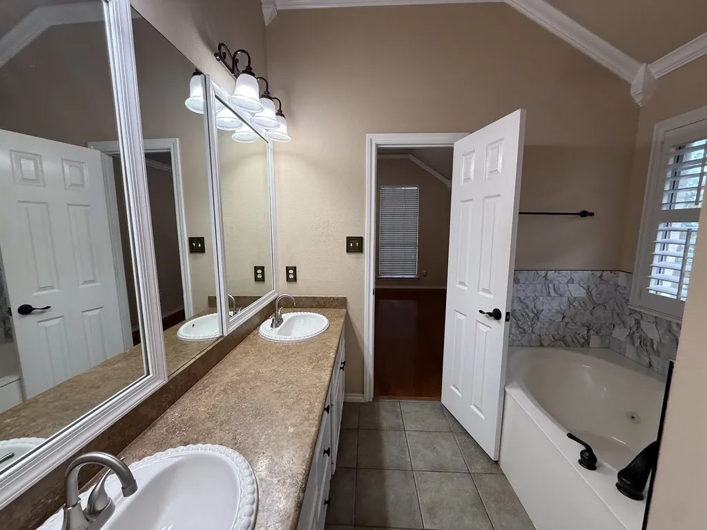 1107 Lyra Lane Arlington TX 76013