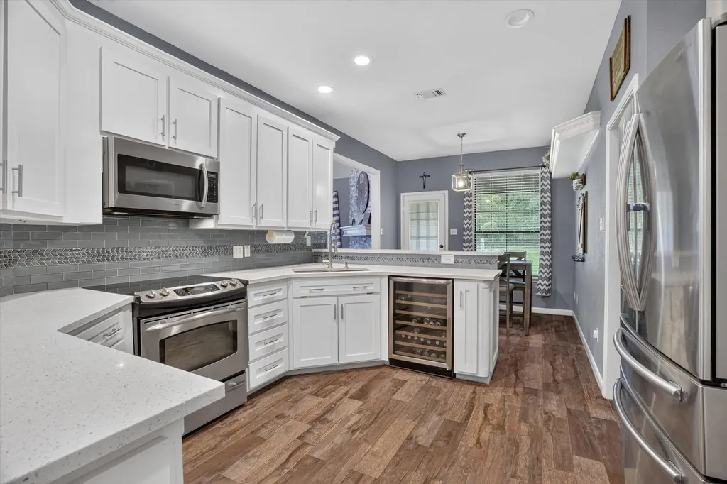 813 Cardinal Ridge Road Burleson TX 76028