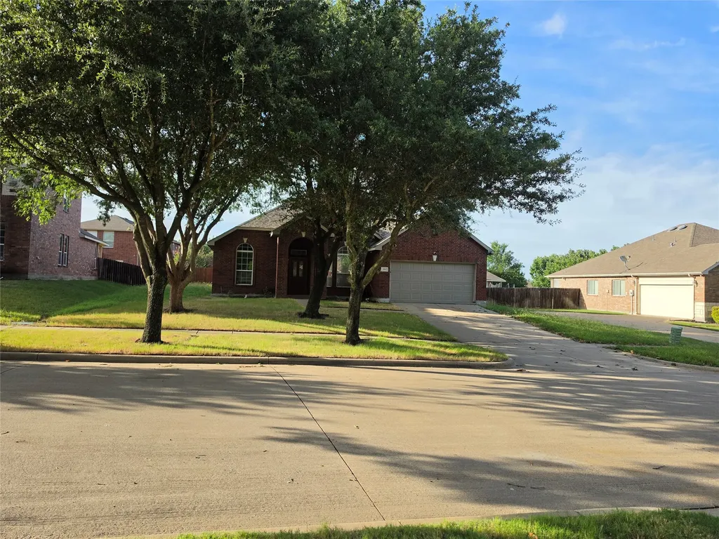 1743 Summerwood Lane Cedar Hill TX 75104