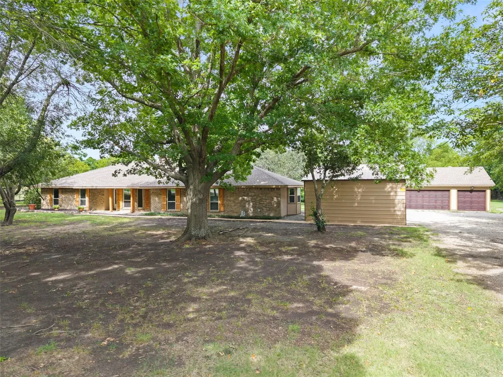 390 Holly Lane Lucas TX 75002