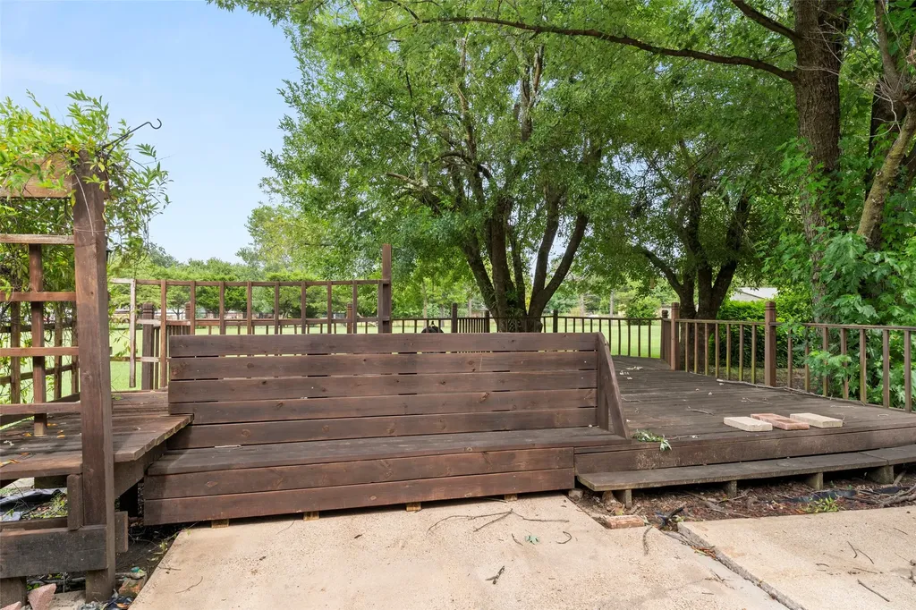 390 Holly Lane Lucas TX 75002