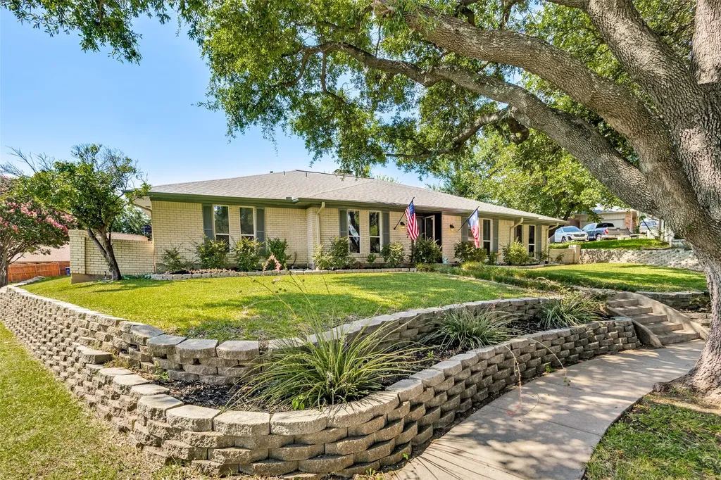 3217 Colonel Circle Garland TX 75043